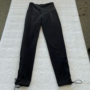 Ruby ribbon leggings women’s size small stretch‎ tummy control lace up used